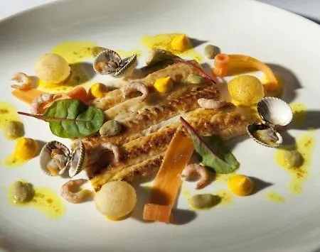 Slothotel Igesz Ξενοδοχείο 4*