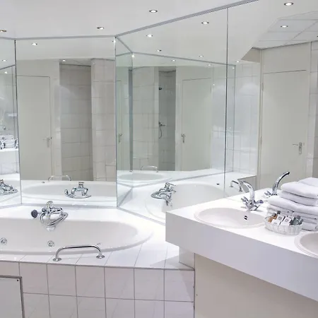 Slothotel Igesz Hotel 4*